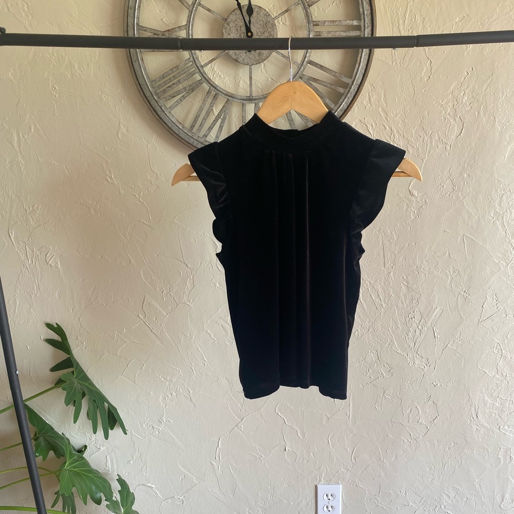 Olive + Oak Women’s Black Velvet Blouse with Ruffled Cap Sleeves